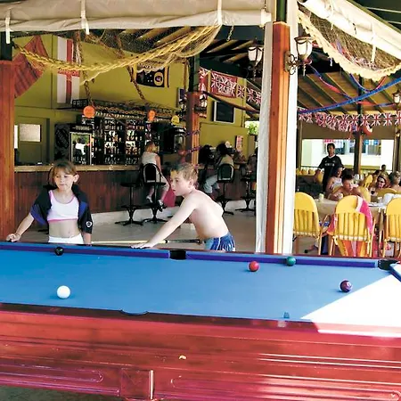 Ξενοδοχείο με διαμερίσματα Palm Garden