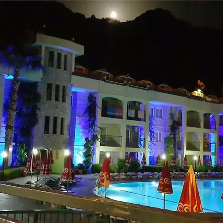 Ξενοδοχείο με διαμερίσματα Palm Garden