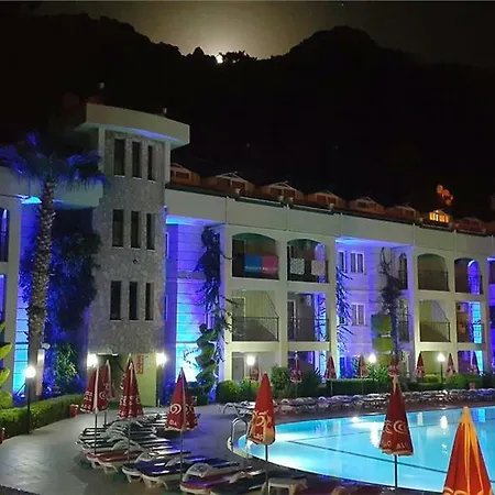 Ξενοδοχείο με διαμερίσματα Palm Garden 2*