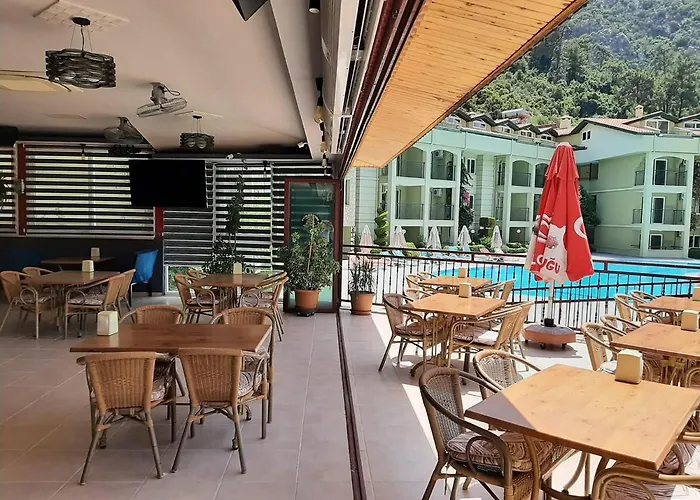 Aparthotel Palm Garden İçmeler